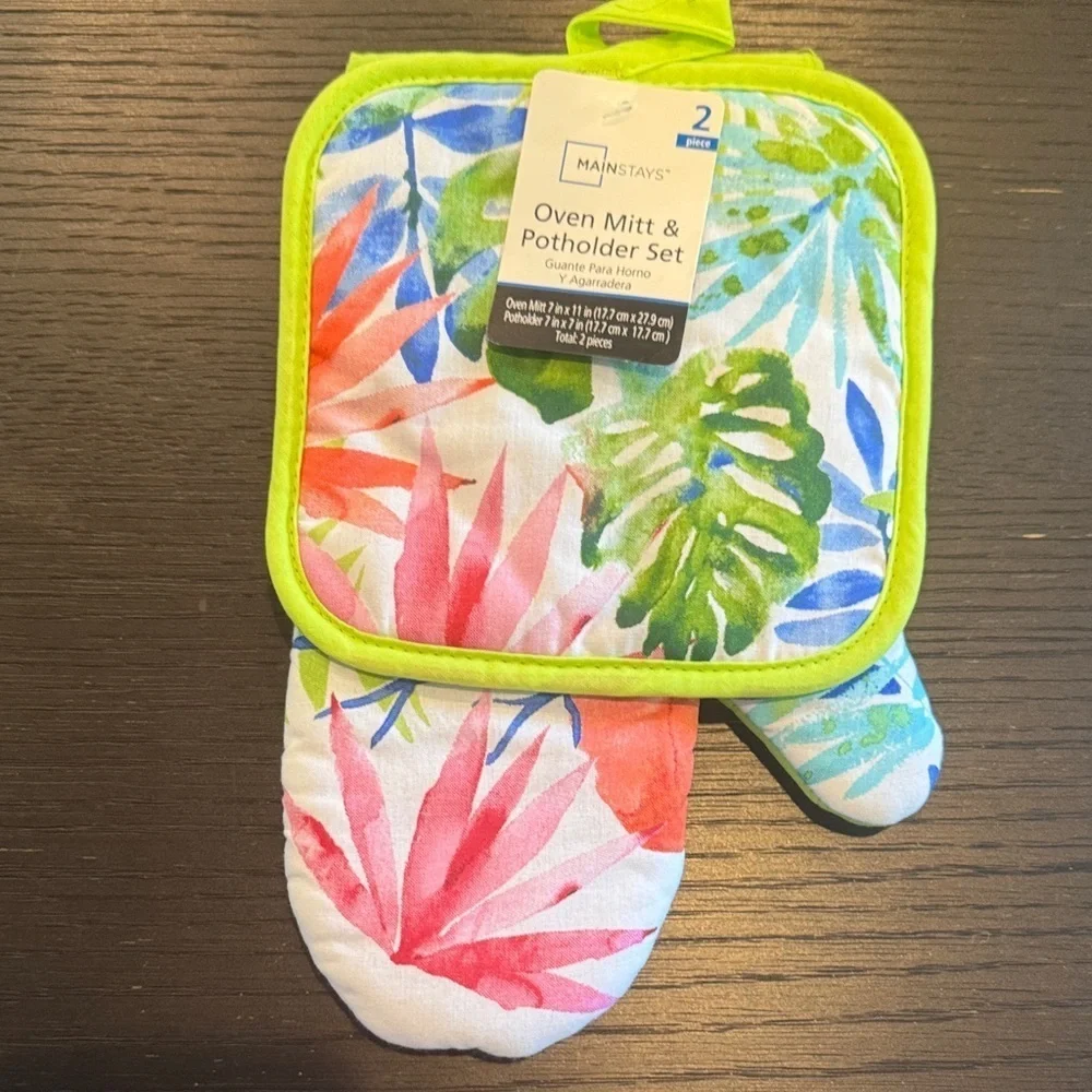 Mainstays lime oven mitt and potholder set. Toucan & foliage design. Quilted NWT